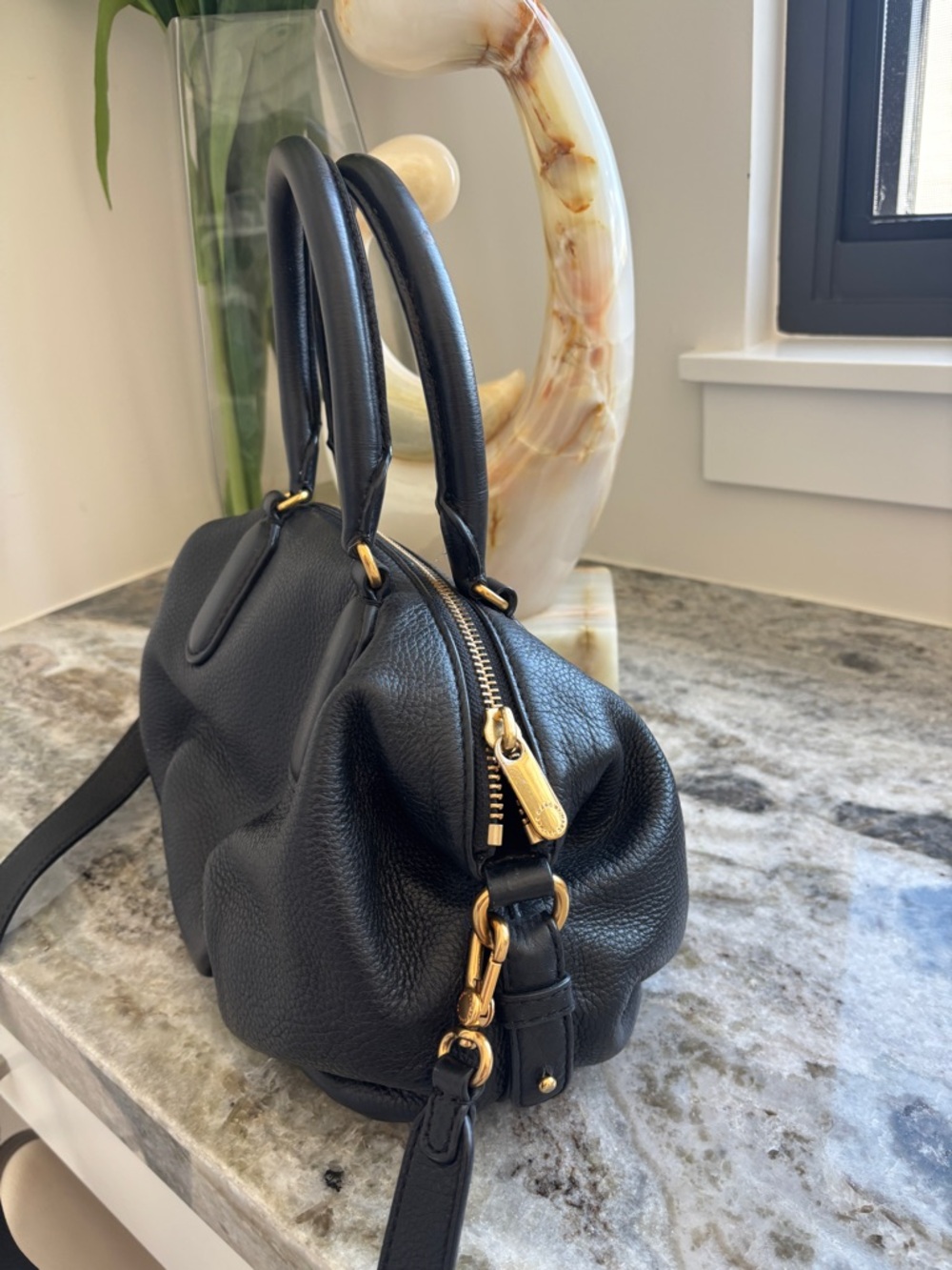 Marc Jacobs Black Pebbled Leather Dome Crossbody with Gold Plate - Picture 6 of 9